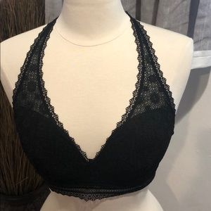 🚫🚫SOLD🚫🚫 NWT Victoria’s Secret Black bralette🌺🌺